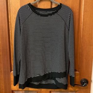 Danskin Knit Top with bottom detail